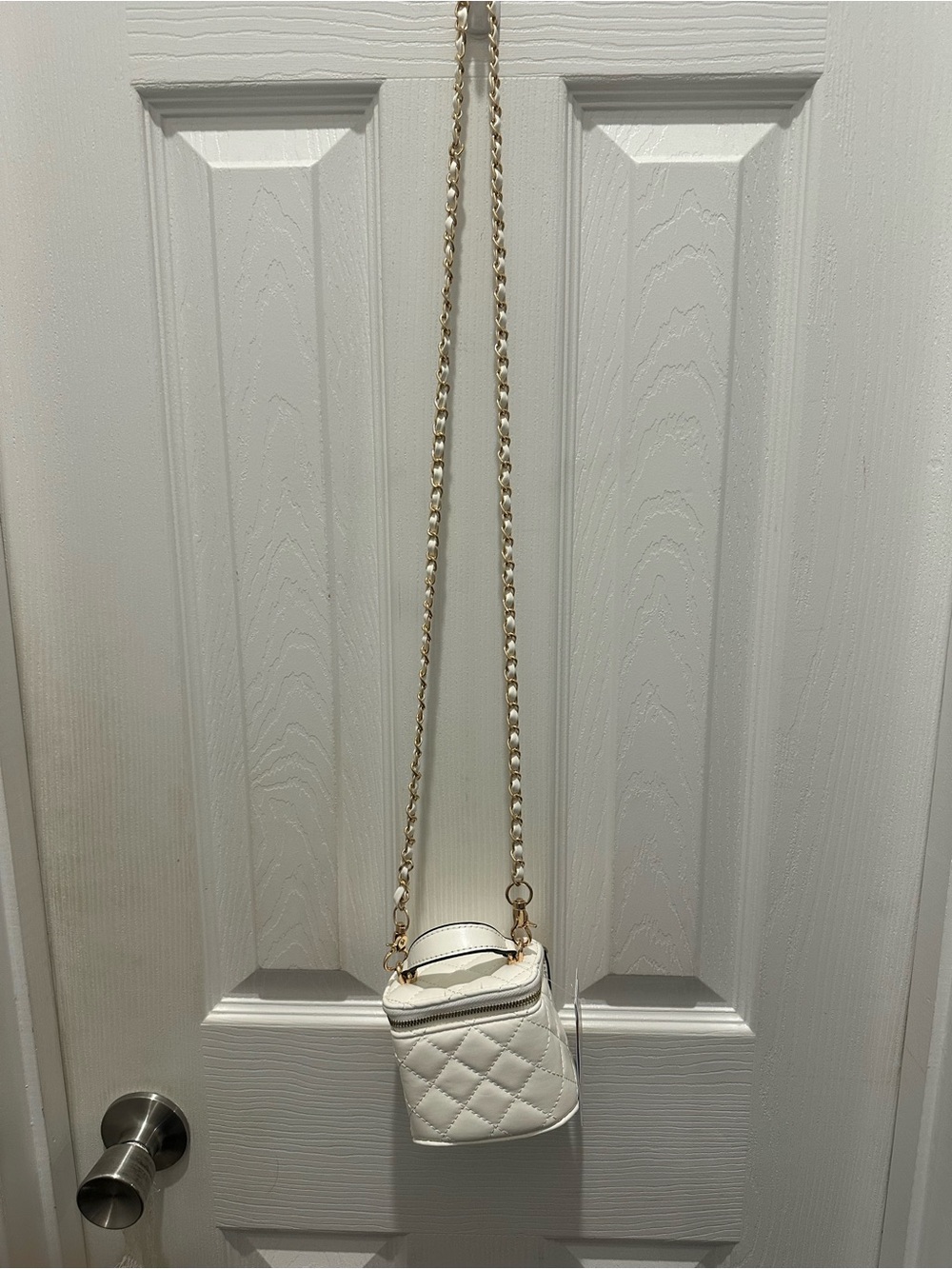 Source Unknown White Quilted Mini Crossbody with Gold Chain